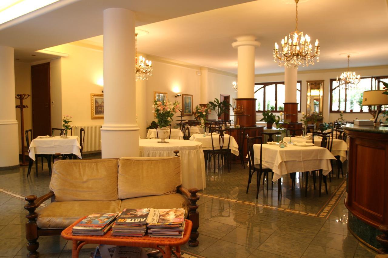 Hotel Pescetto アルベンガ エクステリア 写真