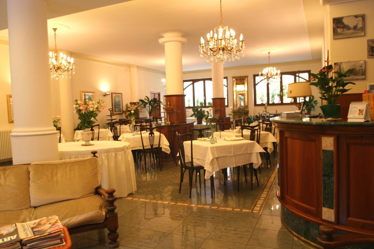 Hotel Pescetto アルベンガ エクステリア 写真