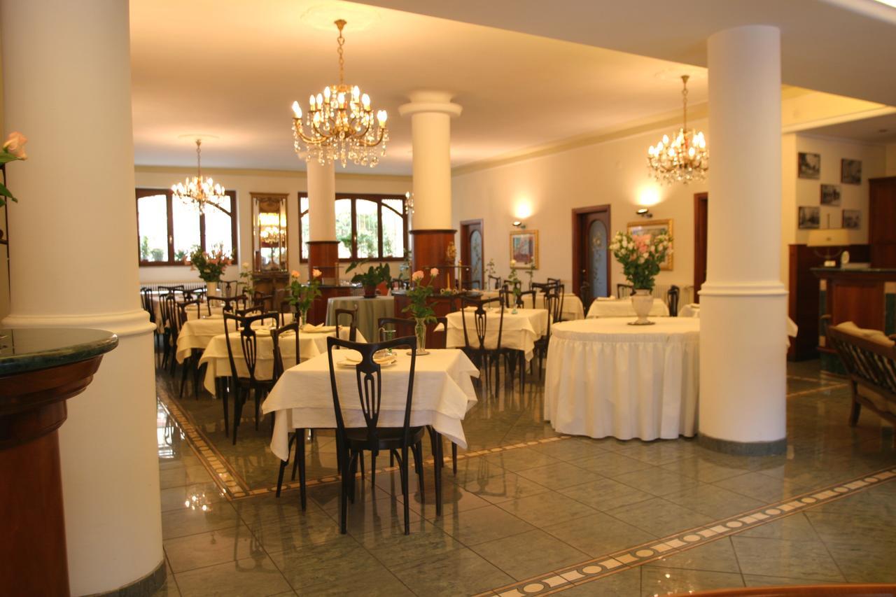Hotel Pescetto アルベンガ エクステリア 写真