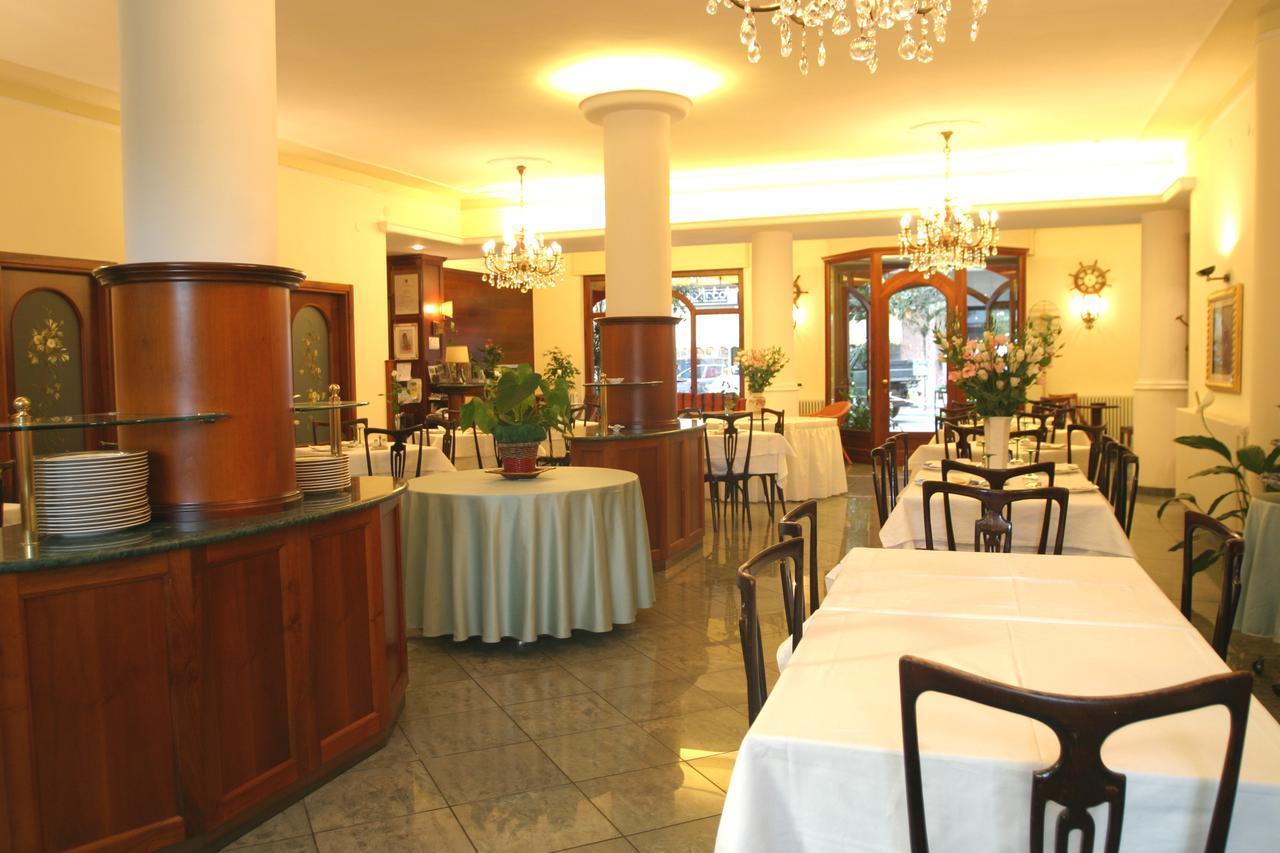 Hotel Pescetto アルベンガ エクステリア 写真