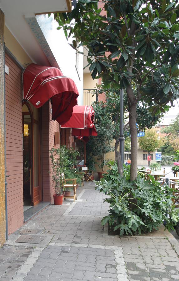 Hotel Pescetto アルベンガ エクステリア 写真