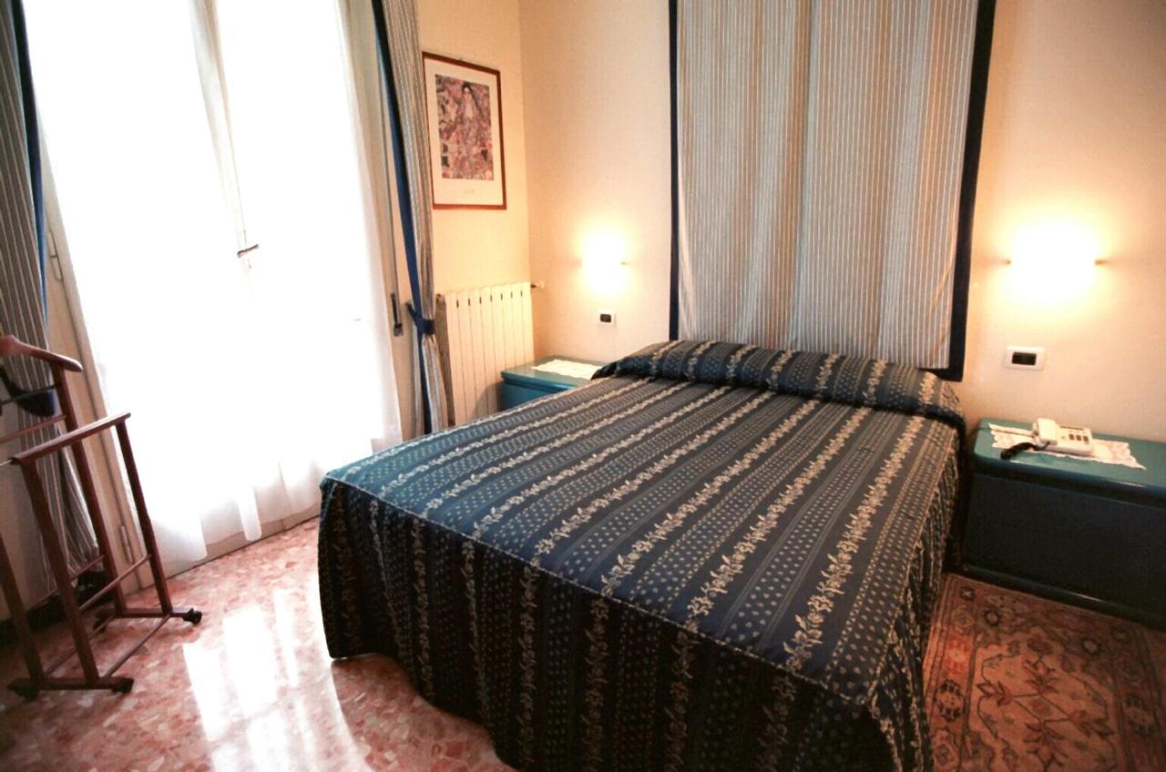 Hotel Pescetto アルベンガ エクステリア 写真