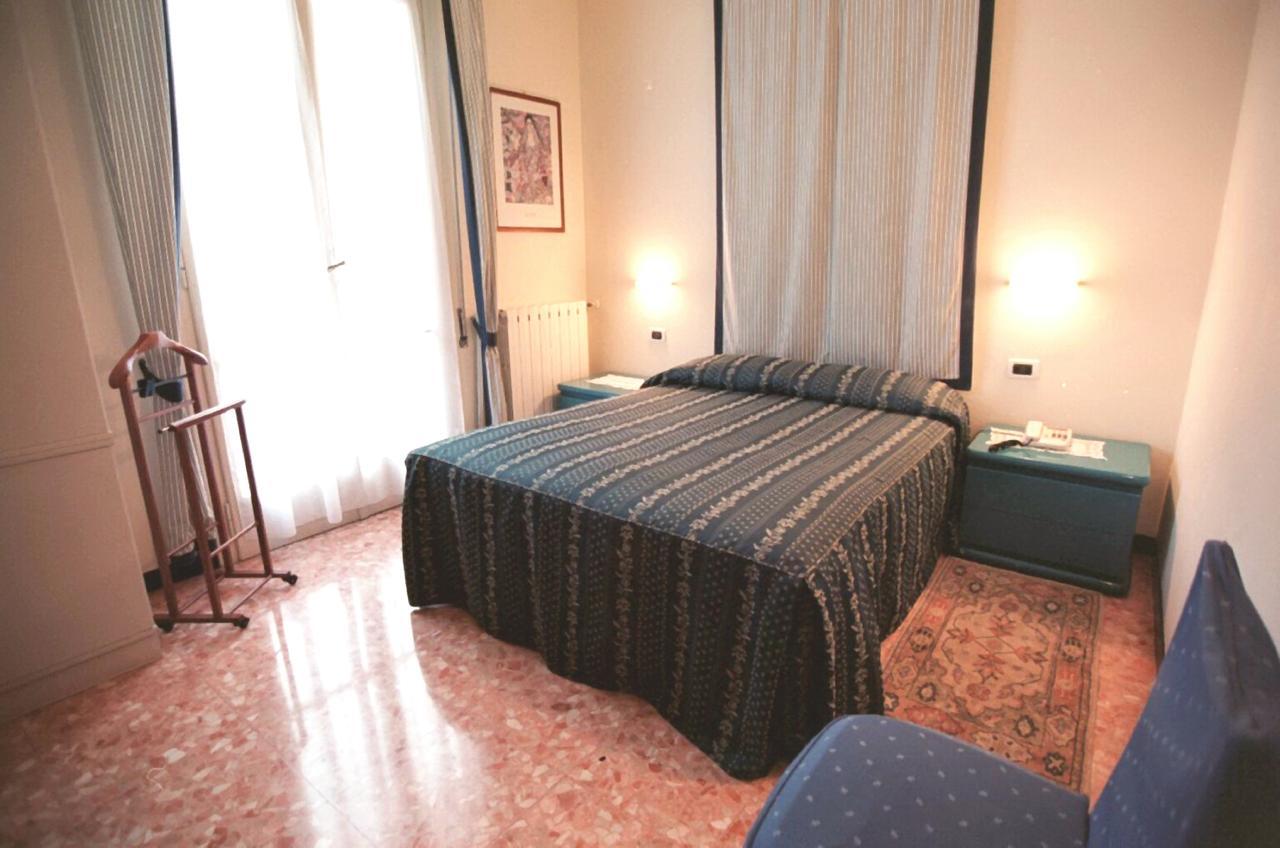 Hotel Pescetto アルベンガ エクステリア 写真