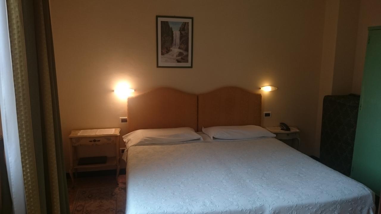 Hotel Pescetto アルベンガ エクステリア 写真