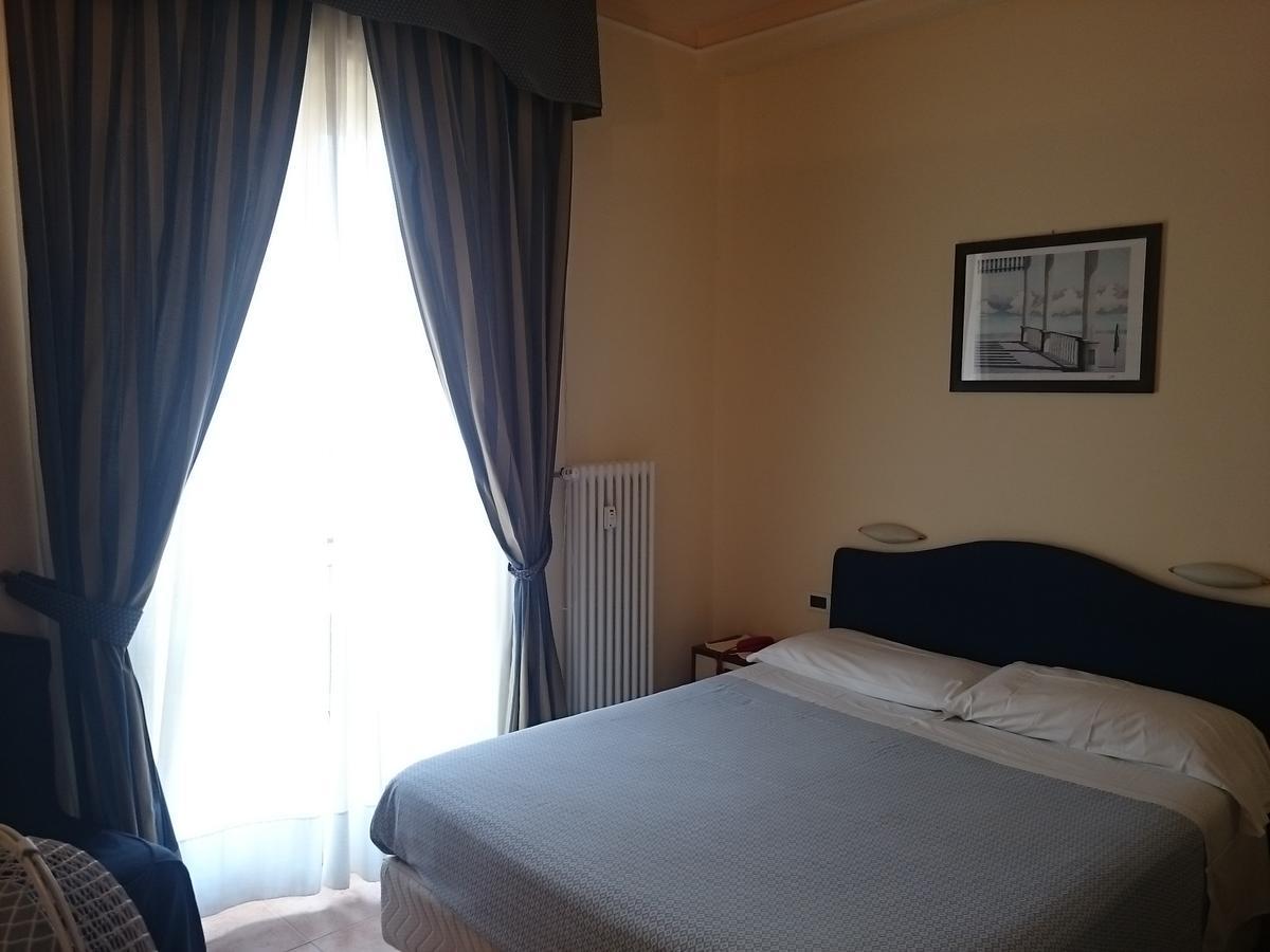 Hotel Pescetto アルベンガ エクステリア 写真