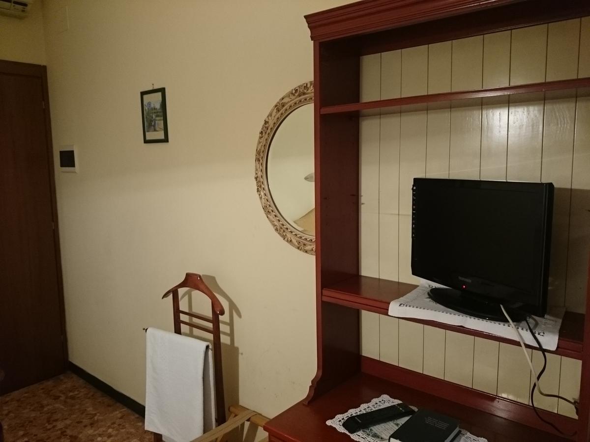 Hotel Pescetto アルベンガ エクステリア 写真